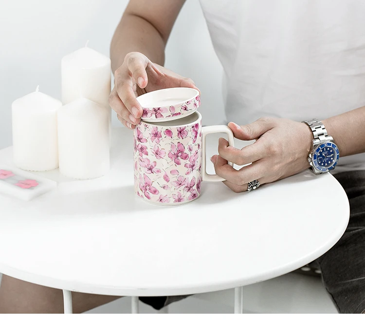 

Personalized Coffee Mugs Funny Creative Travel Ceramic Lid Work Home European Luxury Printed Mugs Kubek Do Kawy Gift Boxes EE5MK