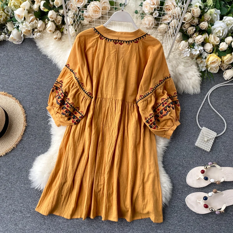 Женское платье с V-образным вырезом летнее цветочным принтом и вышивкой Короткие