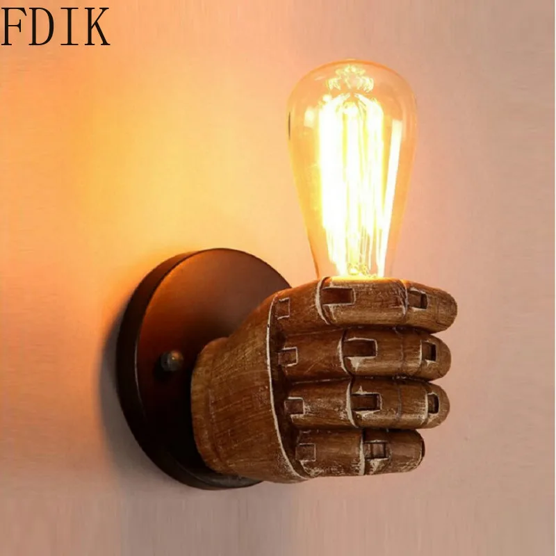 Настенная ретро лампа в виде кулака из смолы декоративное Бра стиле индастриал