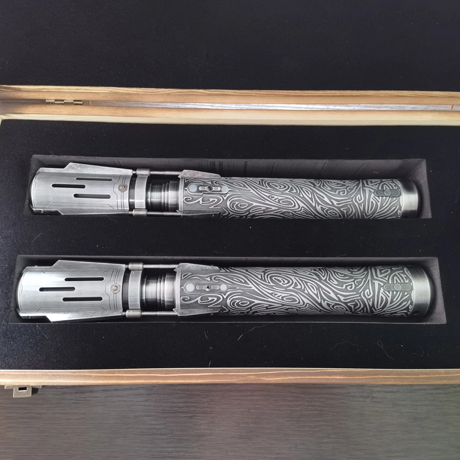 

Лазерный меч Elf Sabers, Звездные войны, Старая Республика, сателшань, двухсторонний световой меч, новейший чип Proffie, неопиксельный резной лазерн...