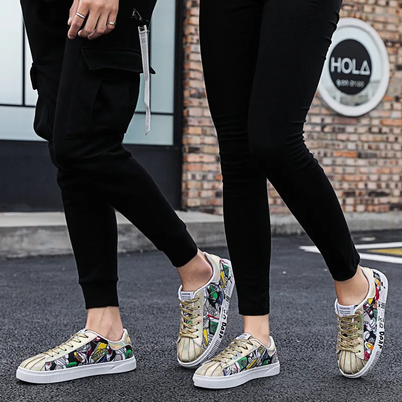 Fashion Couple Shoes Graffiti Printed Glitter Sneakers Men Classic Shell Toe Shiny Golden Flats Hip hop Casual |