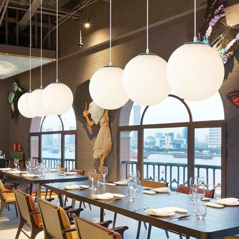 Простая сферическая стеклянная шаровая люстра с одной головкой креативная