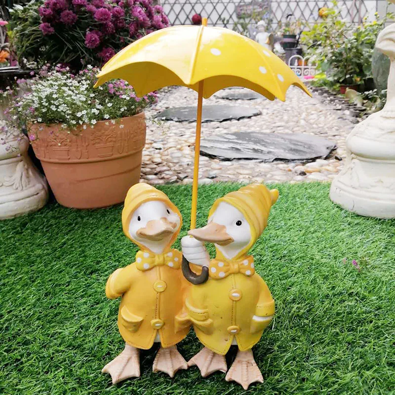 Nordic Umbrella Couple Ducks Resin Statue Ornaments Outdoor Garden Courtyard Figurines Crafts Balcony Villa Sculpture Decoration
