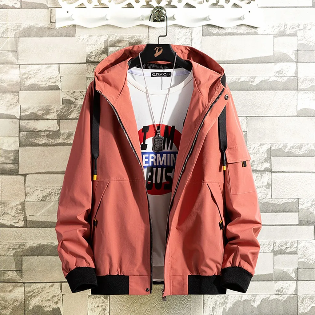 Черная ветровка с пряжкой и лентами карманами капюшоном в стиле хип-хоп на молнии