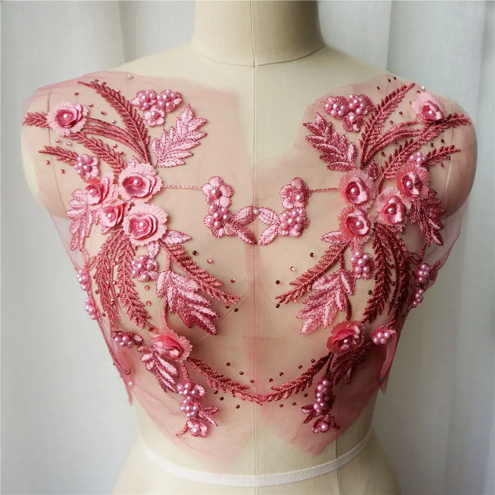Dark pink 2 шт белый черный кружевной ткани 3D цветок кисточкой бусины стразы вышитые свадебное платье аппликация пришить патч для платья DIY декор - Цвет: Dark pink