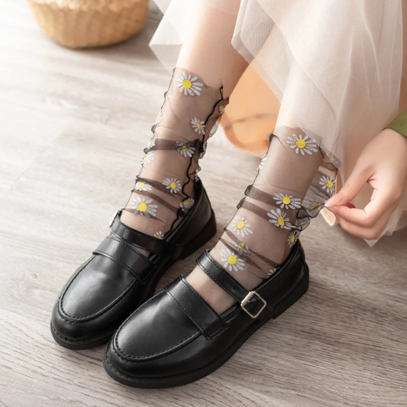 

Spring and Summer Retro Lace Floral Mesh Women Socks Thin Middle Tube Transparent Sock Women Breathable Silk Ultrathin Sock New