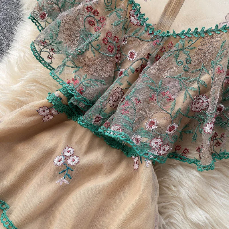 

Vintage Palace Embroidery Flowers Mesh Party Dresses Women High Quality Long Midi Fashion Casual Dress New 2021