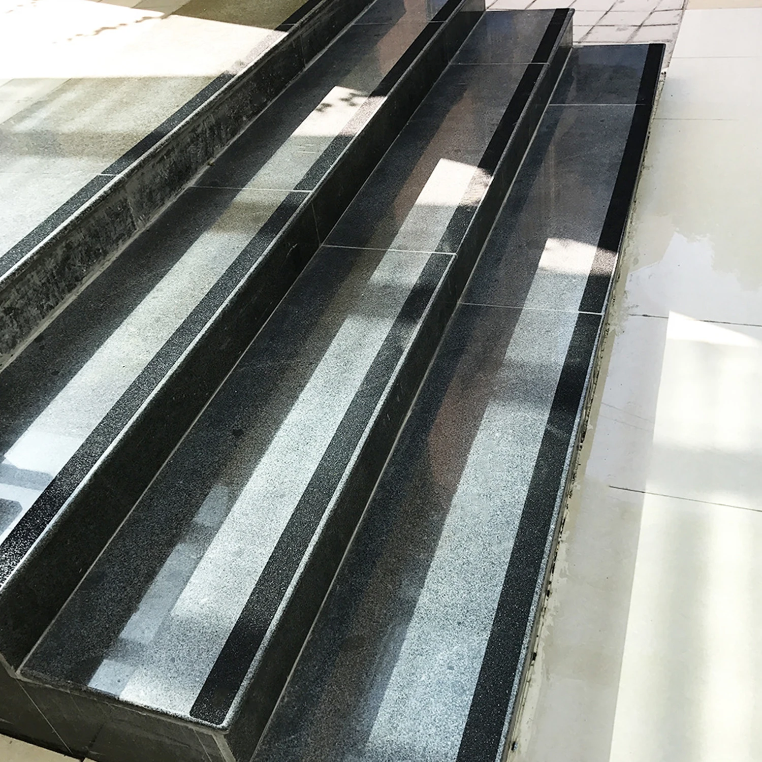 

15Pcs Stair Steps Bathroom Bathtub Non-Slip Stickers Tape with Roller Transparent Waterproof Stickers Bathroom Accessories