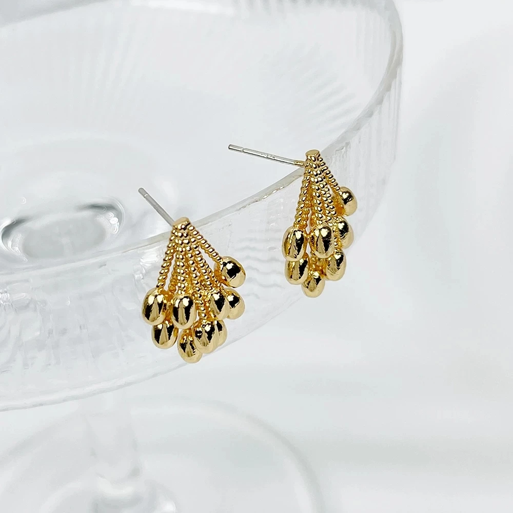 

Ghidbk Vintage Creative Gold Color Peacock Tail Fan Stud Earrings For Women Simple Grapes Shaped Stud Earring Jewelry Party Gift