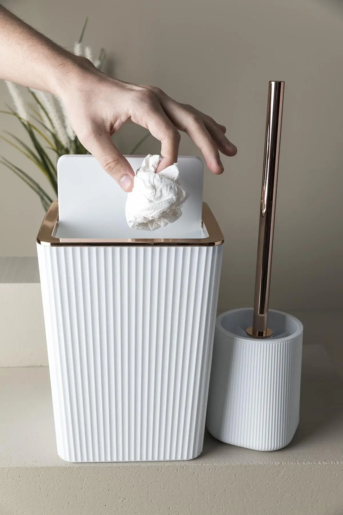

Luxury Bathroom Accessory Set 5 Piece White Soap Dispenser Pump Bottle Couple Mouthwash Cup Soap Dish Washing Tools Turkey