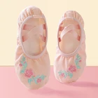 Балетная обувь для девочек, детские танцевальные Тапочки с вышивкой, с раздельной подошвой, обувь для гимнастики и танцев