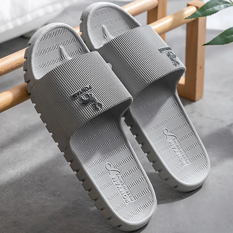 

2021 New Family Bathroom Slippers Women Summer Antiskid Men Home Soft Bottom Bath Couple Women Sandals Flat Slippers