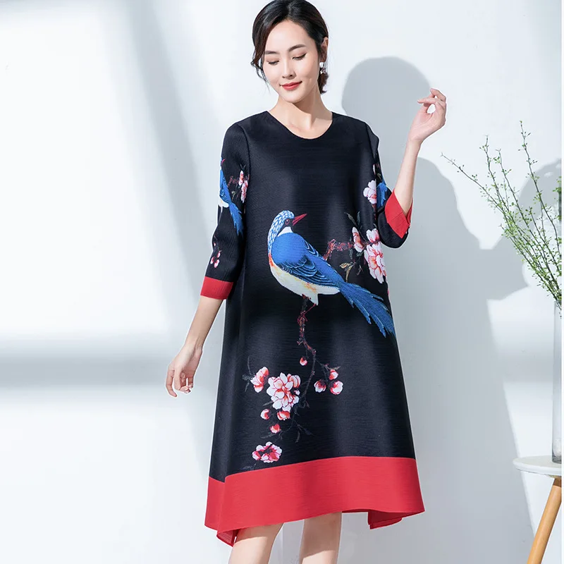 

Women's Dress Flowers And Birds Printed 2022 Spring Round Neck Elastic Miyake Pleated Loose Plus Size Dress For 45-75kg Female