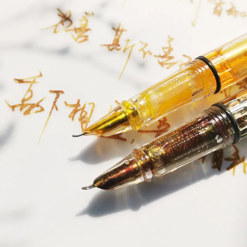 Ручка перьевая с загнутым наконечником EF прозрачная мягкой кистью 1 шт. |