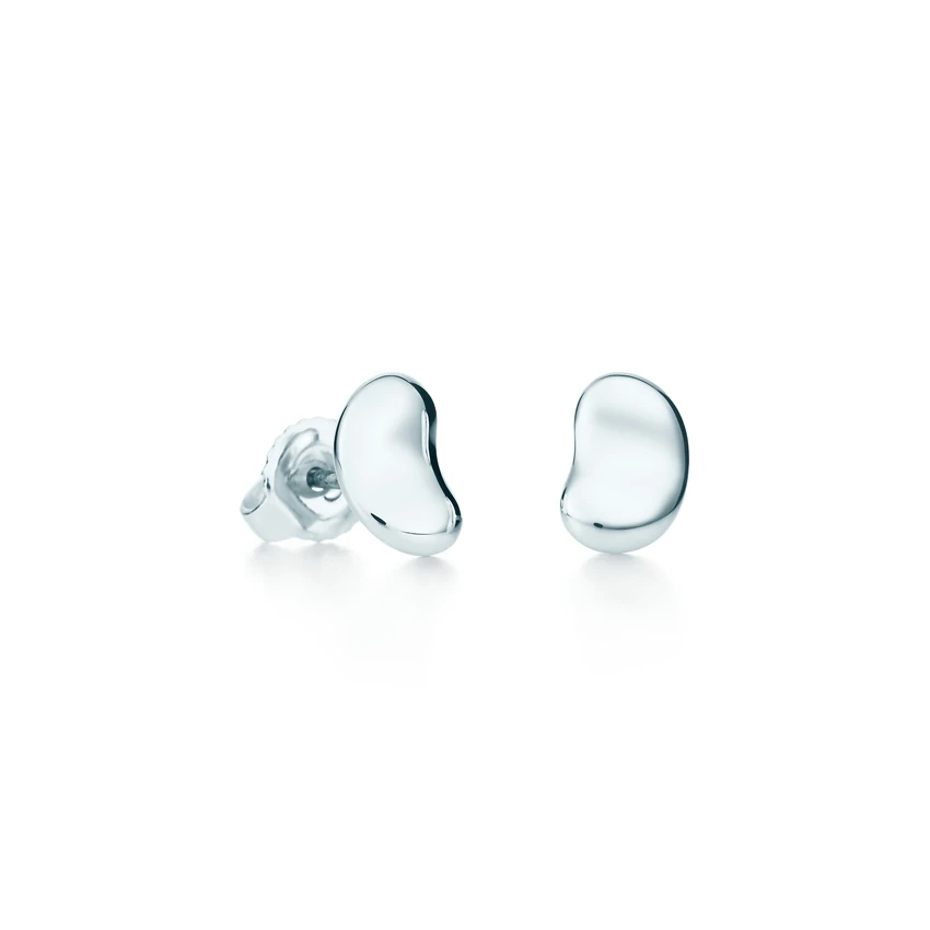 

Elegant fashion lovers earrings sell like hot cakes