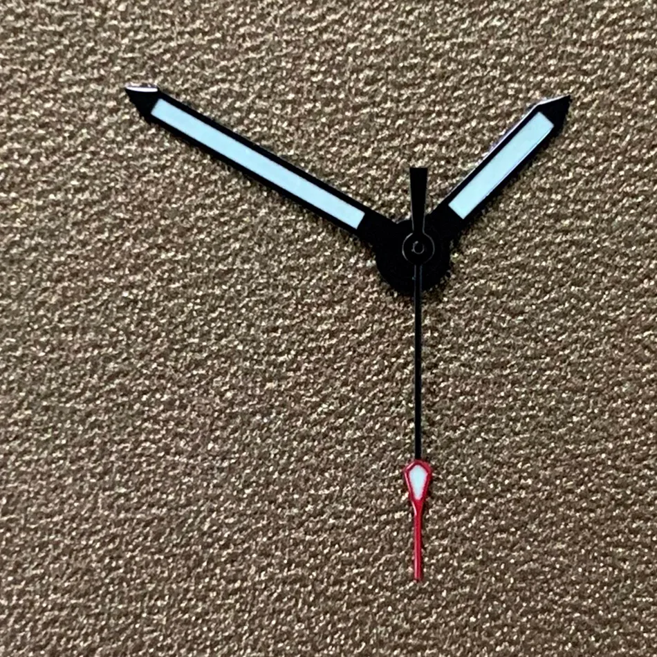 Зеленые светящиеся часы SKX для дайвинга с указкой на трех стрелках подходит