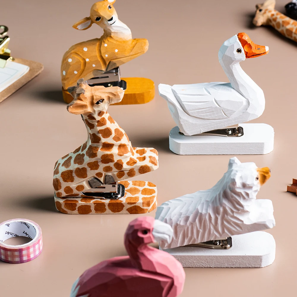 

Cute Creative Handmade Woodcarving 3D Animal Flamingo Stapler Mini Wood Stapler Send staples Office Learning Desktop Decoration