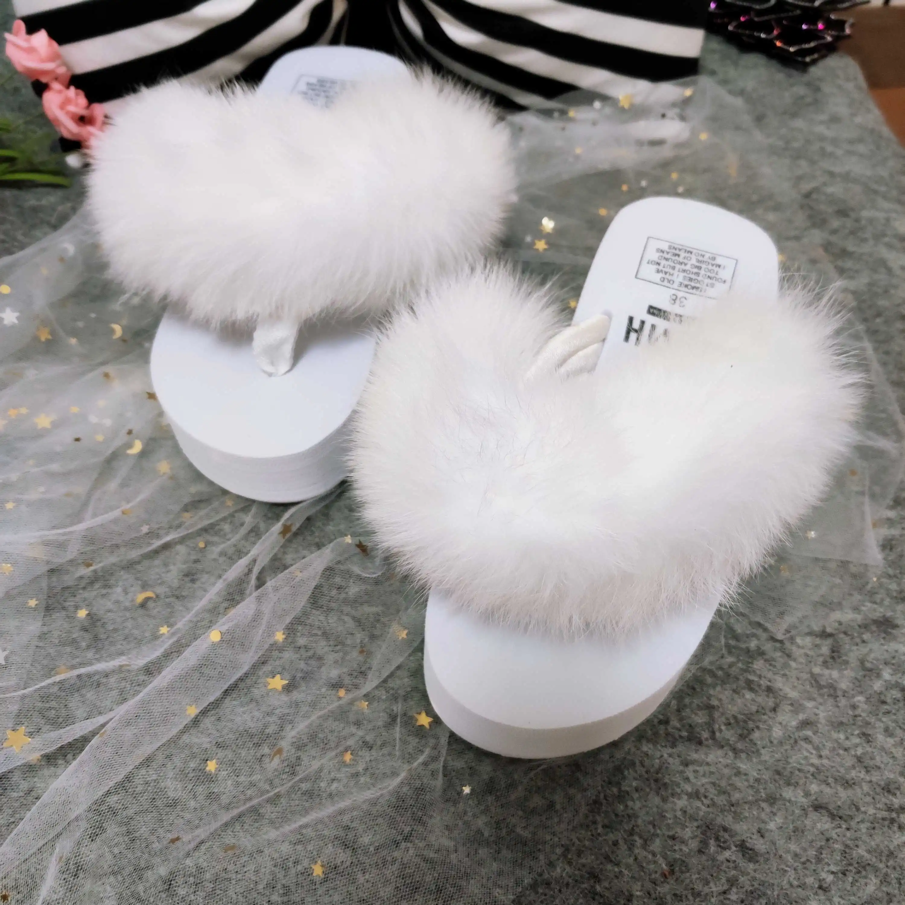 

Summer new furry flip flops flip flops fox fur beach sweet sandals slippers women 2021