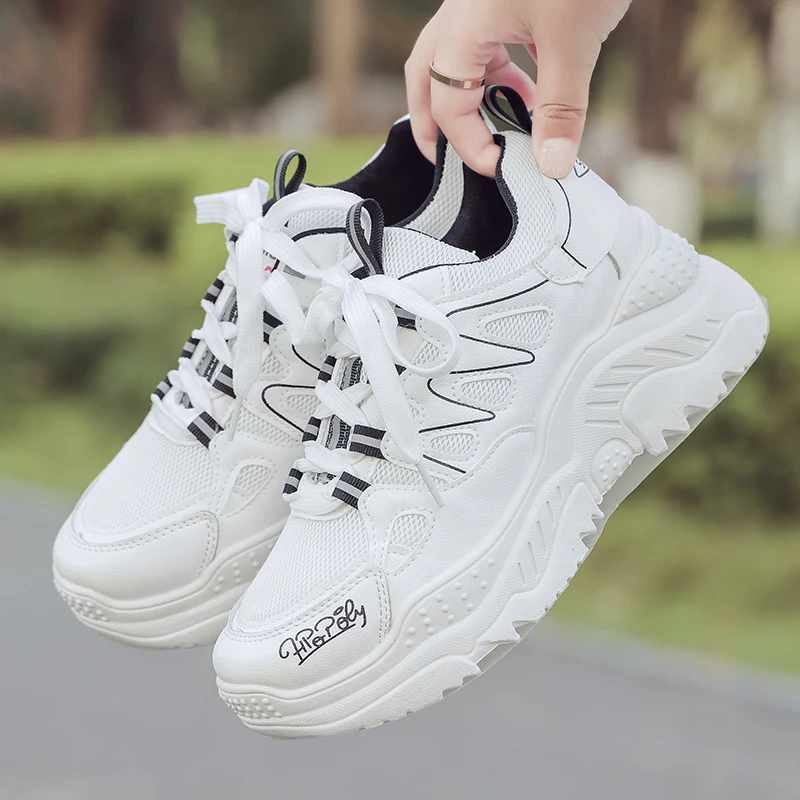 Женские кроссовки на танкетке красные удобные массивной платформе повседневная