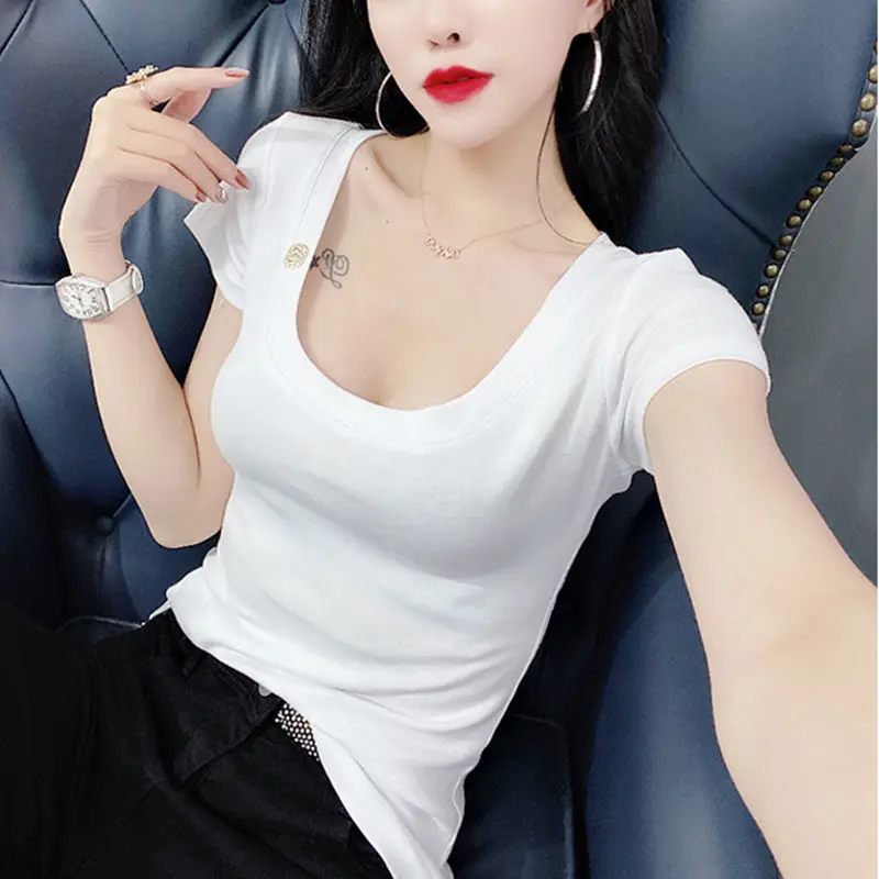 

2021 summer new European sexy slim low crew neck top feminine age reducing short sleeve T-shirt