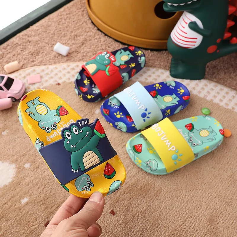 Шлепанцы детские из ПВХ Нескользящие для дома и пляжа радужные с единорогом