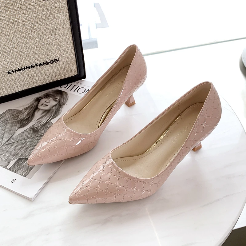 Туфли-лодочки Женские однотонные на высоком каблуке 6 см с острым носком и