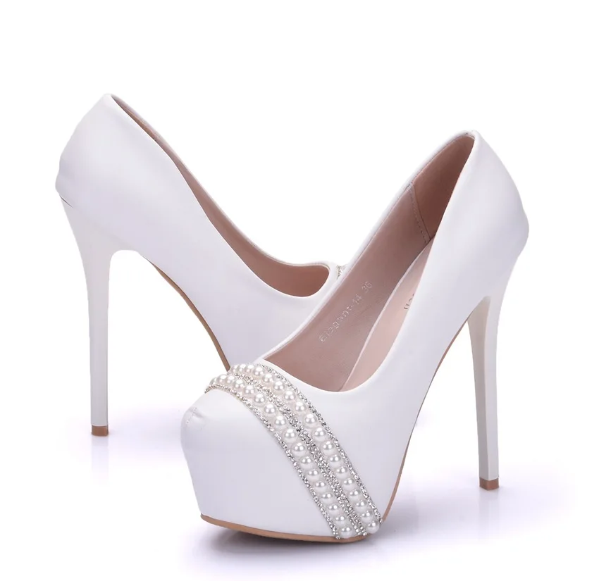 Пикантные белые свадебные туфли на высоком тонком каблуке 14 см для банкета
