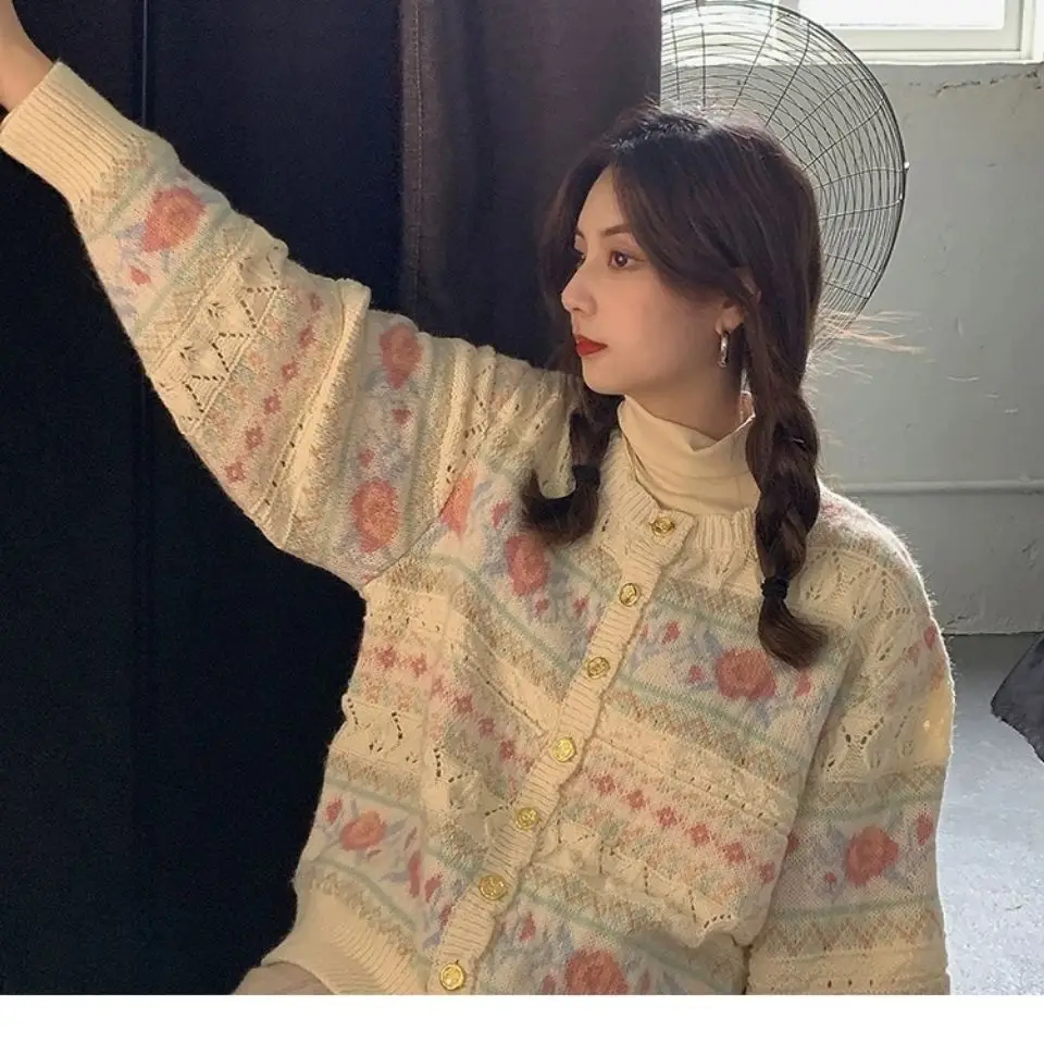 

Temperament commute gentle knitting cardigan women 2021 early spring new loose retro lazy sweater coat women