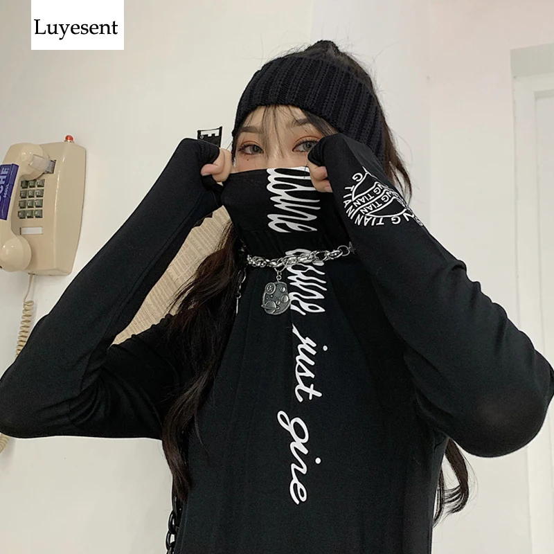 Женская водолазка с буквенным принтом черная Винтажная футболка длинным рукавом