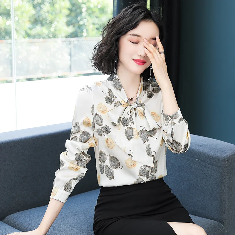 

Korean Silk Blouse Women Satin Floral Blouses Shirts Woman Print Shirts Women Leopard Blouse Tops Plus Size Woman Bow Shirt 5XL