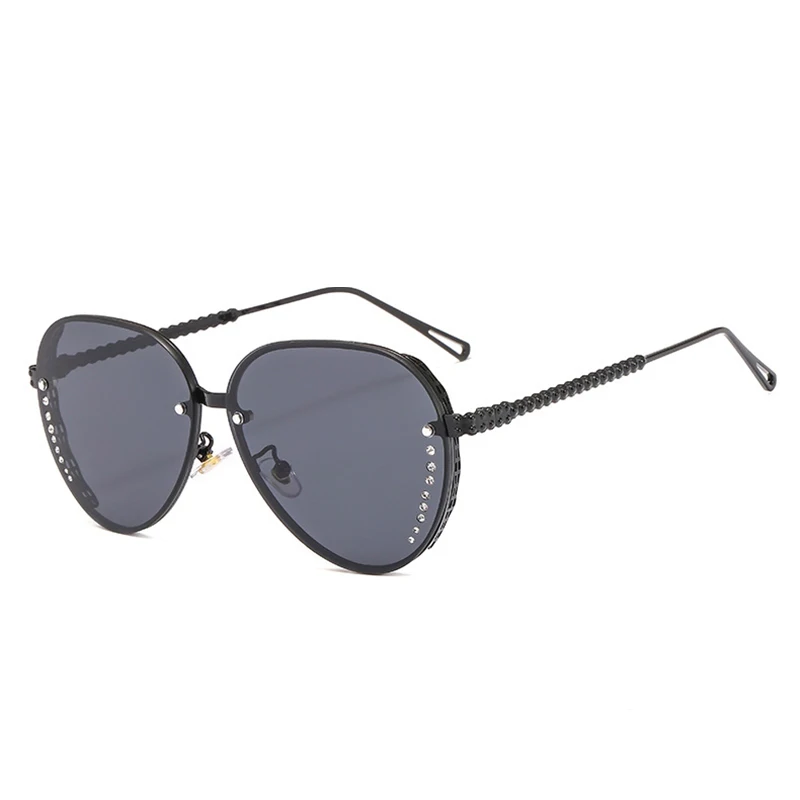 

Мужские и женские летние трендовые солнцезащитные очки доступны в различных цветах модных солнцезащитных очков с металлической оправой и ...