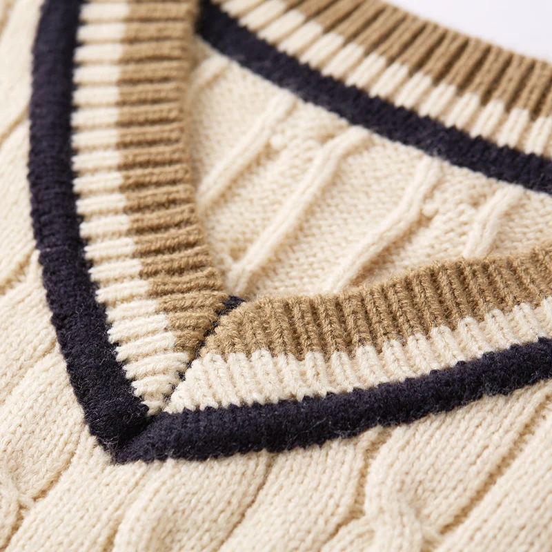 

ARTKA 2019 Winter New Women Sweater Fashion College Style Thick Knitted Sweaters O-Neck Pullover Loose V-Neck Sweater Y010096D