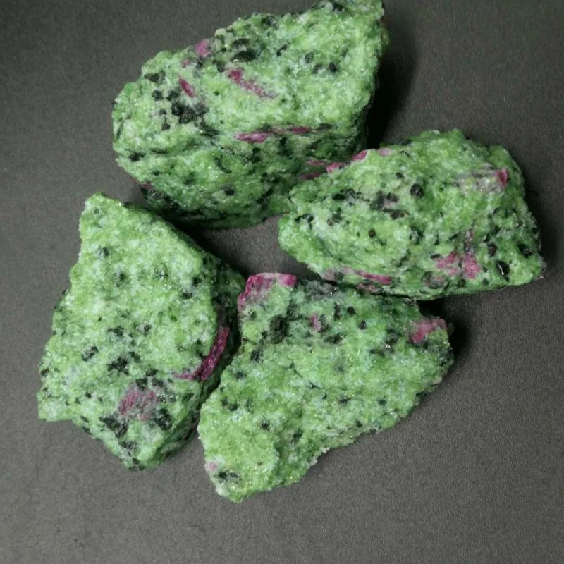 100gNatural красный и зеленый образец минерала декоративное озеленение Природный галечник камни и минералы