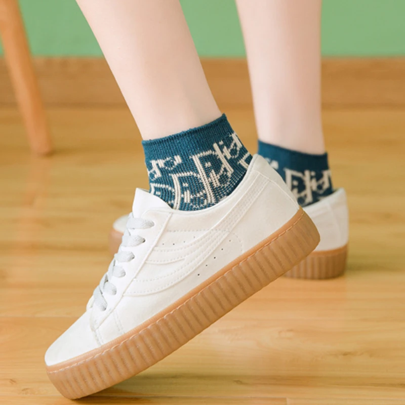 

AOMU 3Pairs/Set New Spring Summer Fashion Vintage Simple Irregular Line Pattern Short Socks for Women 2021 Trend Gifts