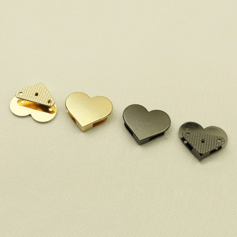 

2pcs Metal Heart Shape Bag Corner Protector Buckle for Leather Craft Purse Flap Handbag Book Photo Album Hardware Accessories