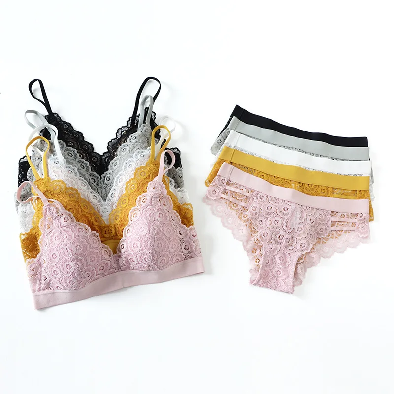Комплект нижнего белья женский кружевной бюстгальтер с треугольными чашками и