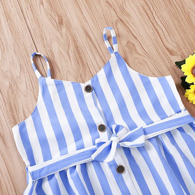 Летнее платье в синюю полоску на тонких бретельках нарядное и элегантное детское