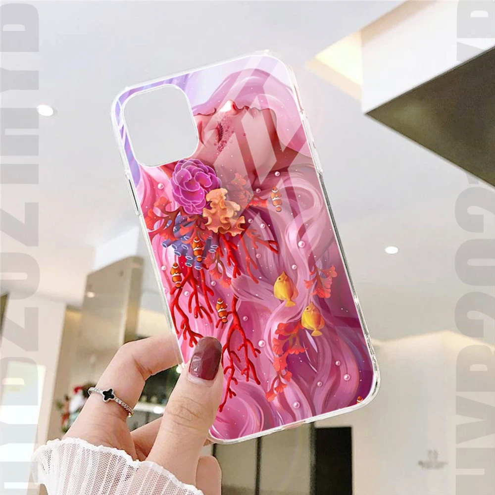 Мягкий силиконовый чехол для iPhone13 с изображением девушки из аниме розового