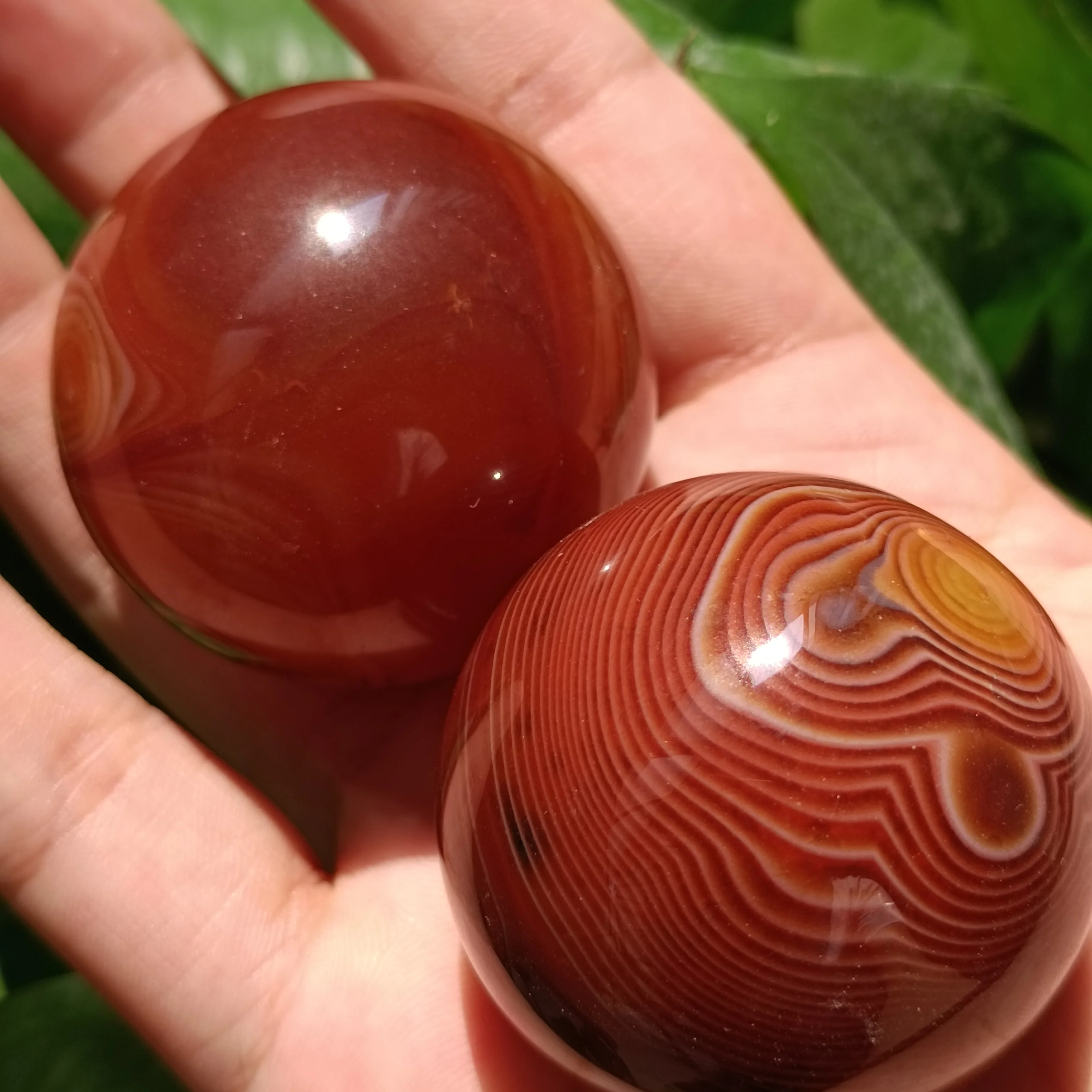 

Шарик из натурального хрустального шелка агатовый украшенный ископаемым шариком, 4-4,5 см, 1 шт.