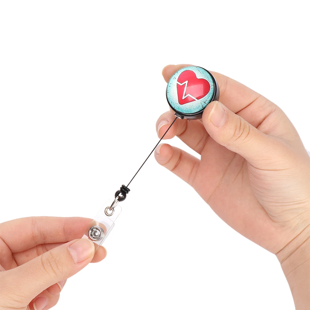 1 шт. милый выдвижной значок в форме сердца держатель для удостоверения личности