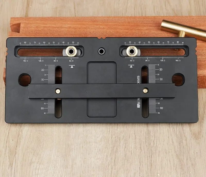 

Handle hole adjustment, woodworking installation function, auxiliary handle locator for wardrobe punching and installation of ca