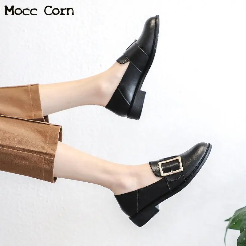 Туфли женские кожаные на плоской подошве Мокасины круглый носок лоферы без