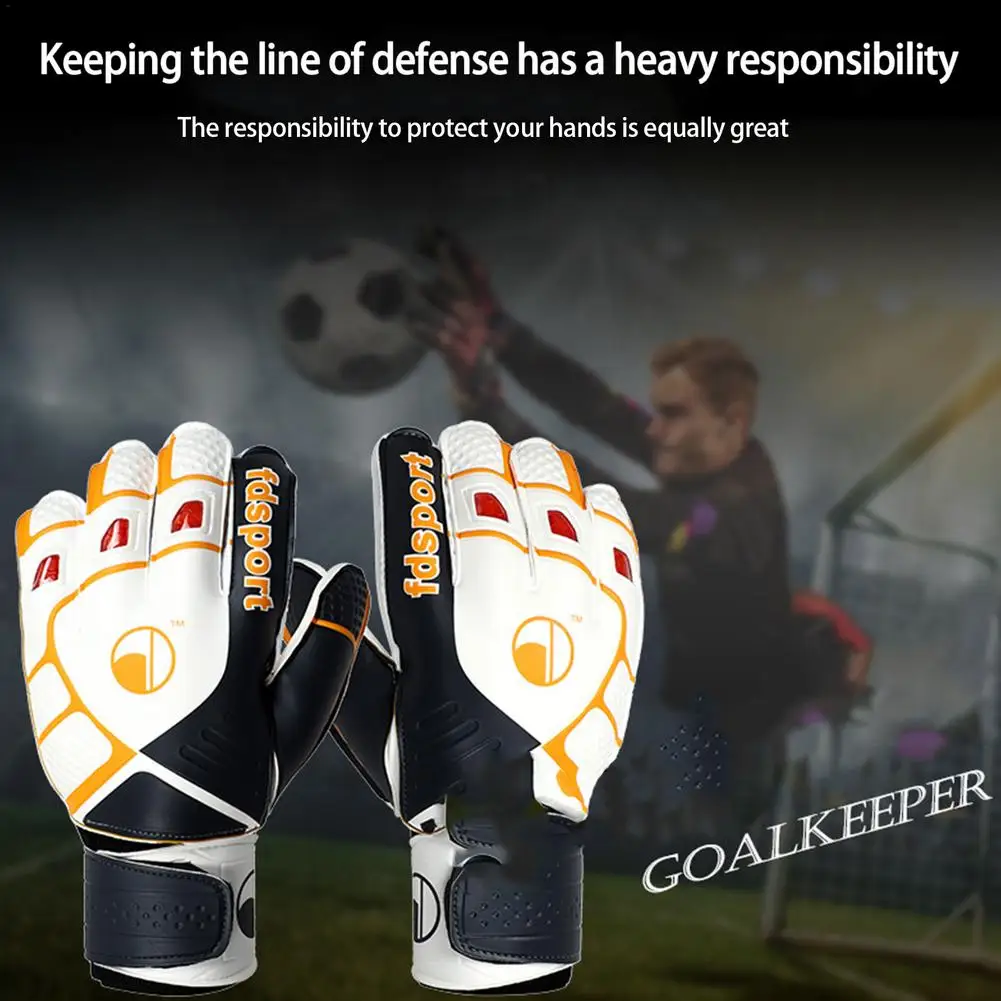 

Детские перчатки для вратаря, футбольные перчатки с двойной защитой запястья и нескользящим износостойким латексным материалом для обеспе...