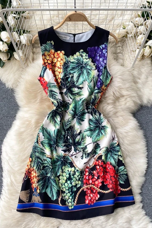 

European women's 2021 new temperament round neck slim short niche tropical fruit print sleeveless dress