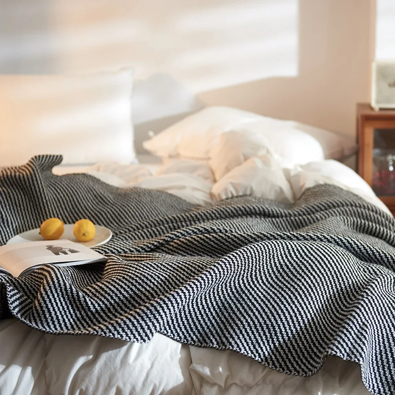

Nordic INS style sofa blanket office leisure nap blanket woolen small blanket winter thick knitted blanket quilt
