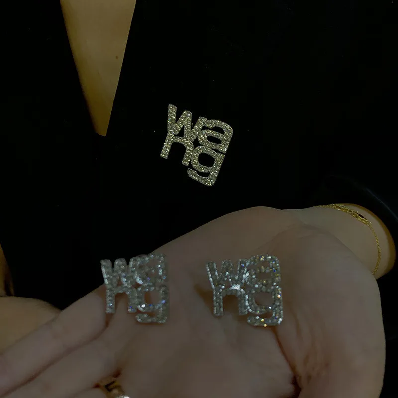 

European and American New Fashion Letter Pin Clothes Bag Lapel Gender Pin Clothes Decoration Sweater Western Fittings