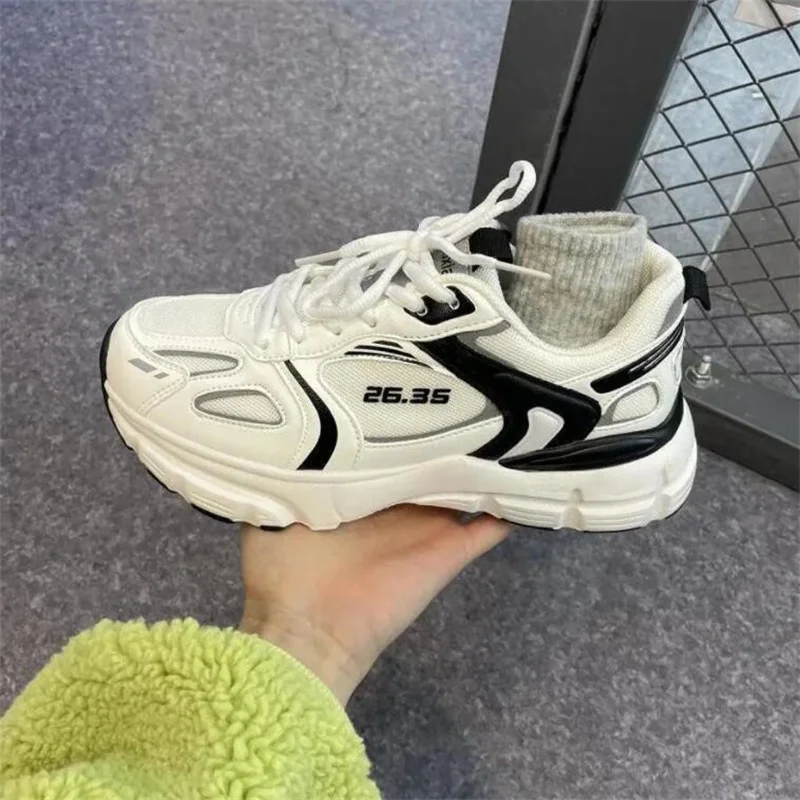 Женские кроссовки из ПУ кожи розовые на плоской вулканизированной подошве