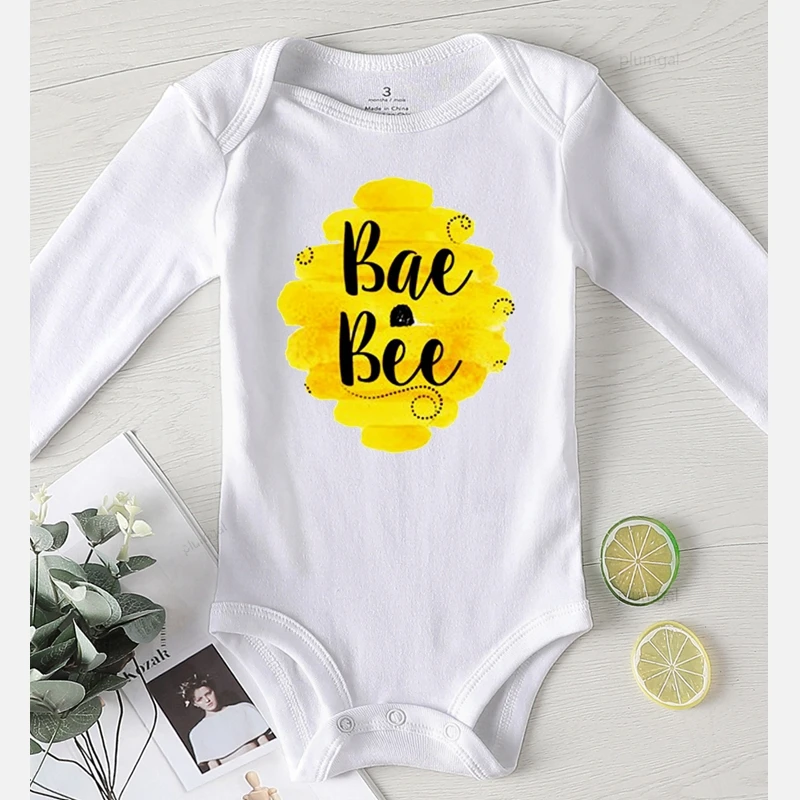 Комплект одежды Bae для новорожденных мальчиков с пчелами и буквенным принтом