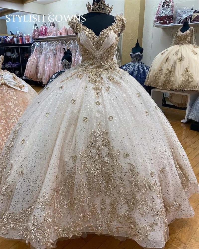 

Charming Sweetheart Quinceanera Dresses Princess Beaded Appliques Ball Gown Pageant Birthday Party Sweet 16 15 Robe De Bal