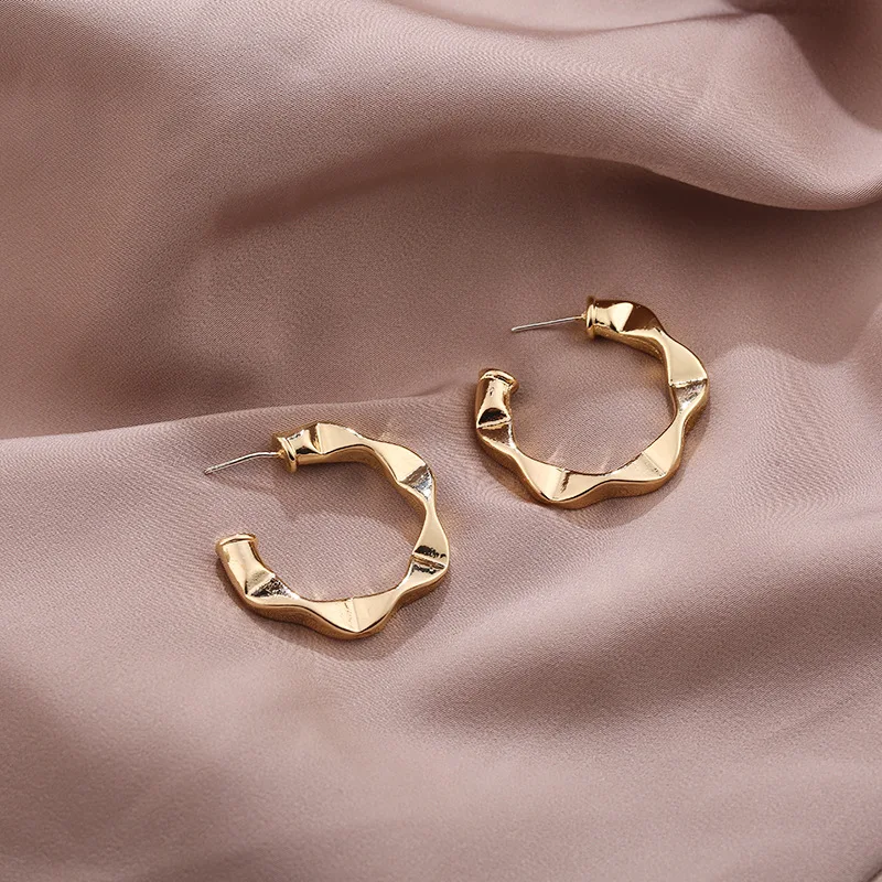 

2020 Simple Gold Color C Shaped Hoop Earrings Chunky Hoops Geometrical Earrings For Women Minimalist Jewelry Accessories
